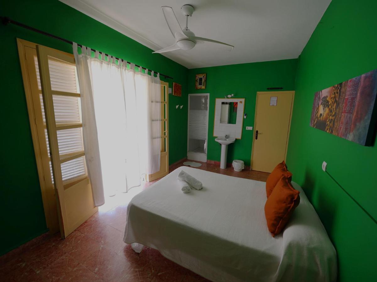 איביזה העיר Hostal Giramundo מראה חיצוני תמונה